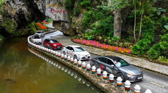Trải nghiệm ấn tượng với Camry Hybrid cùng loạt xe Toyota HEV trong “Hành trình triệu nụ cười”